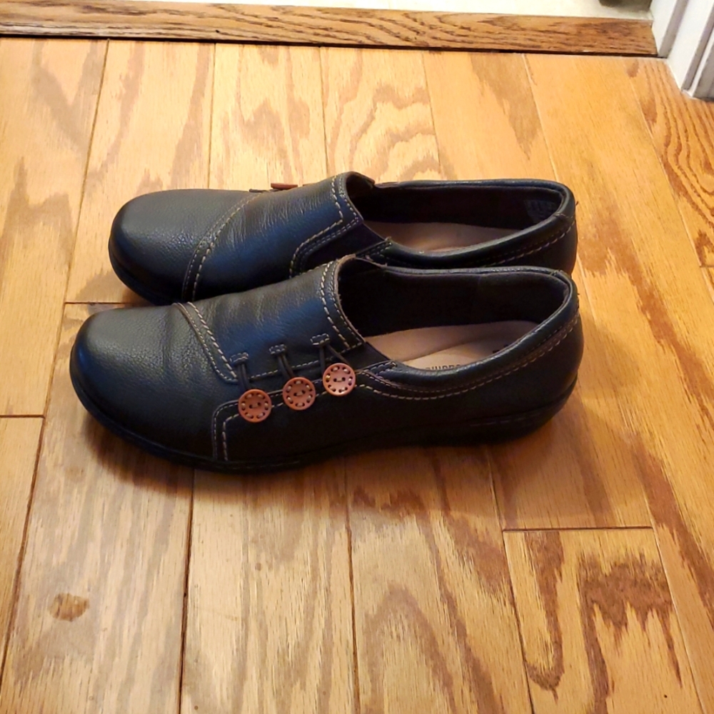 Clarks 🌻 Brown Leather Shoes with Button Detail Size 11